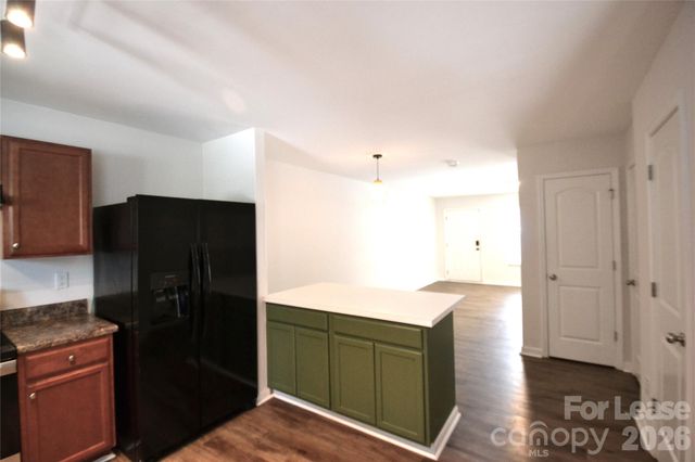 843 Plaza Walk Drive, Charlotte, NC 28215