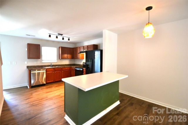 843 Plaza Walk Drive, Charlotte, NC 28215