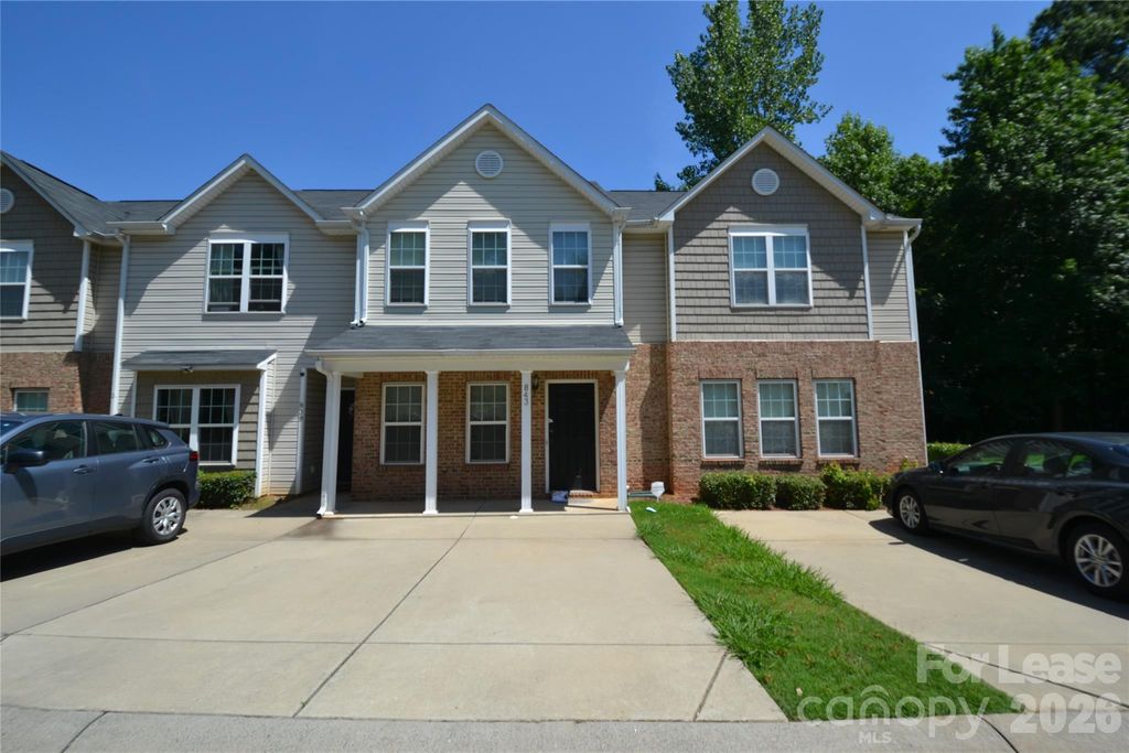 843 Plaza Walk Drive, Charlotte, NC 28215