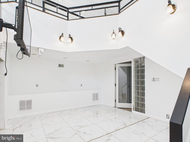 610 S 3RD ST, Philadelphia, PA 19147