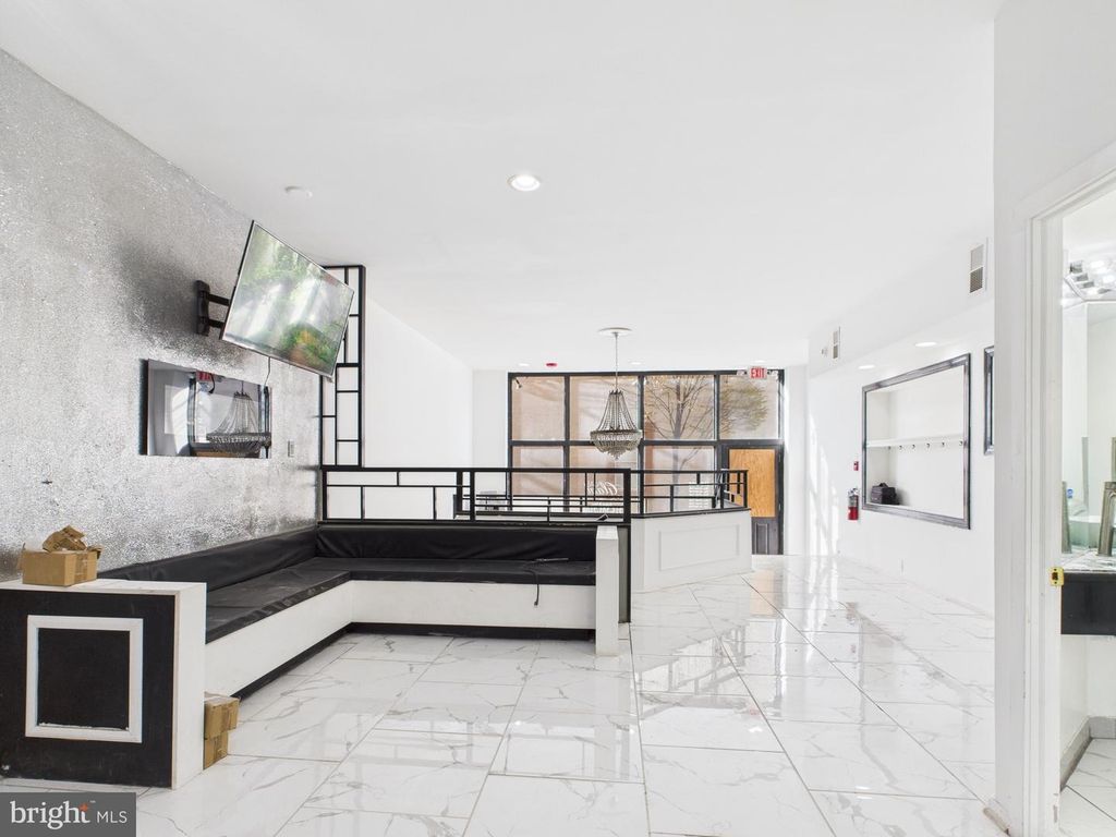 610 S 3RD ST, Philadelphia, PA 19147