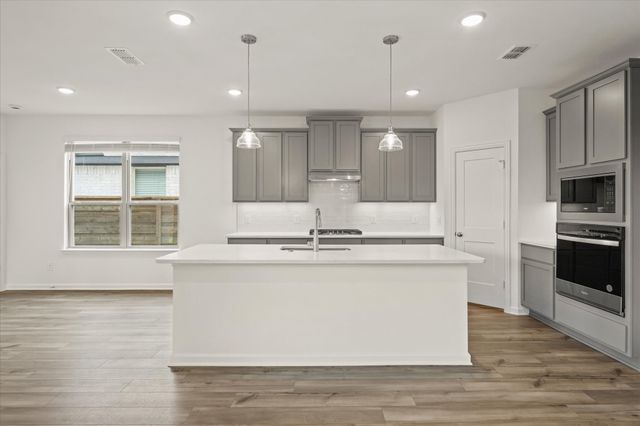 1900 Twisted Tree Lane, Mesquite, TX 75181