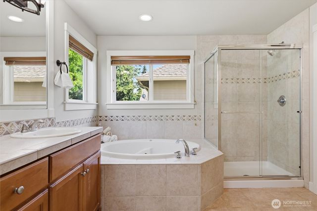 8642 NE 123rd Place, Kirkland, WA 98034
