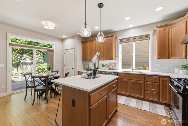 8642 NE 123rd Place, Kirkland, WA 98034