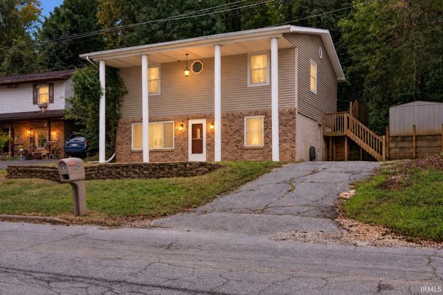 221 S Bosse Avenue, Evansville, IN 47712