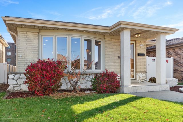 4615 N Maria Court, Chicago, IL 60656