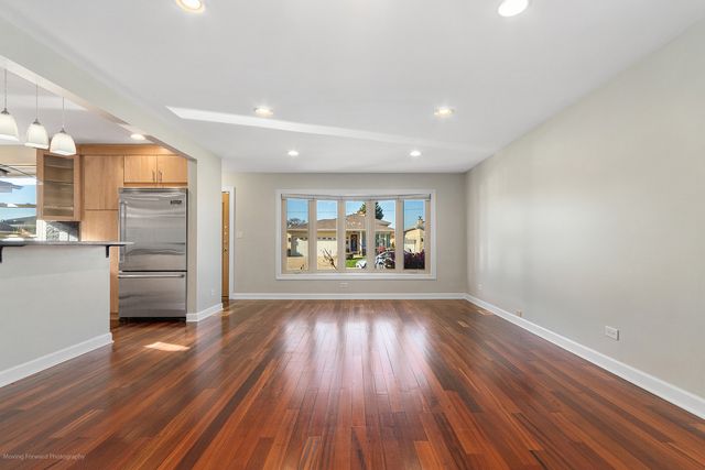 4615 N Maria Court, Chicago, IL 60656