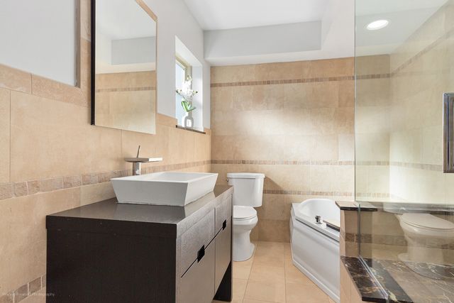 4615 N Maria Court, Chicago, IL 60656