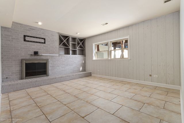 4615 N Maria Court, Chicago, IL 60656