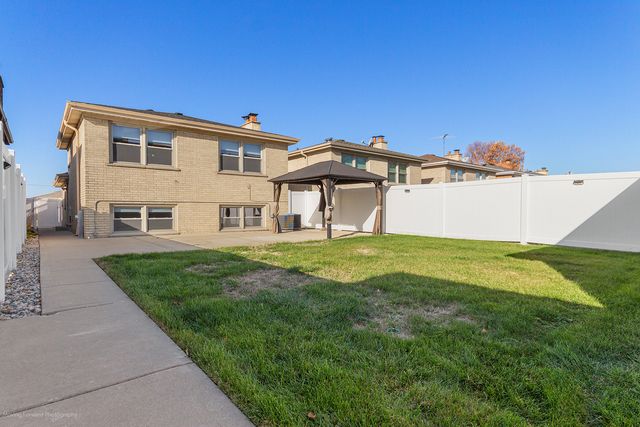 4615 N Maria Court, Chicago, IL 60656