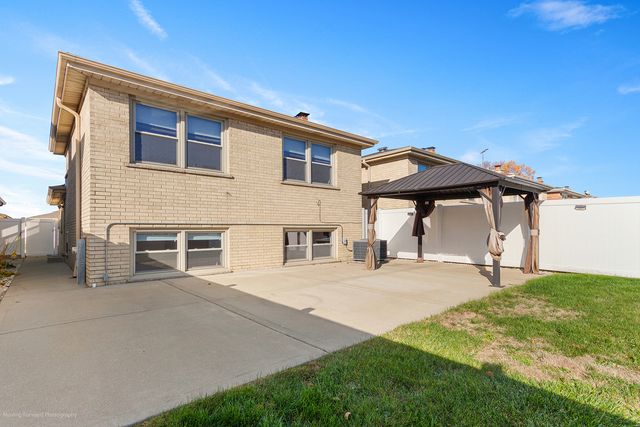 4615 N Maria Court, Chicago, IL 60656