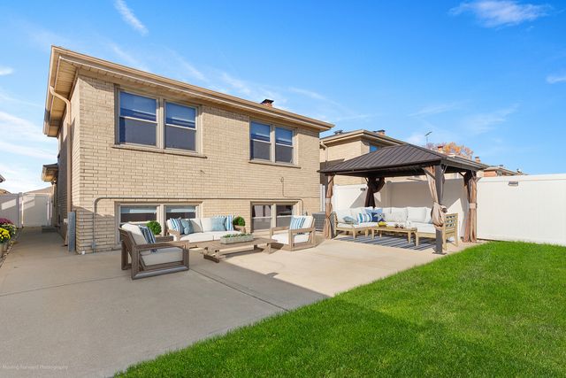 4615 N Maria Court, Chicago, IL 60656