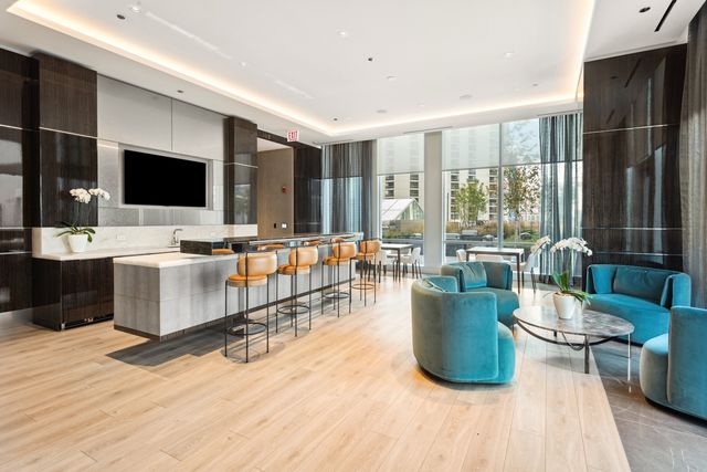 14 W Superior Street 7100, Chicago, IL 60654