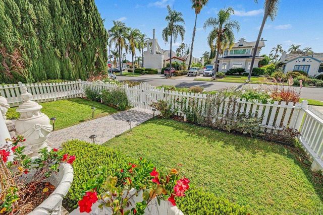 4682 Vista Street, San Diego, CA 92116