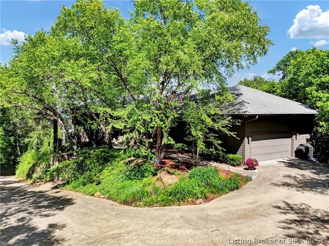 3257 Lands End, New Albany, IN 47150