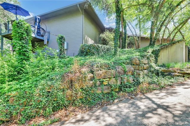 3257 Lands End, New Albany, IN 47150