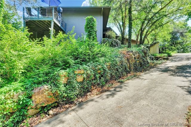 3257 Lands End, New Albany, IN 47150