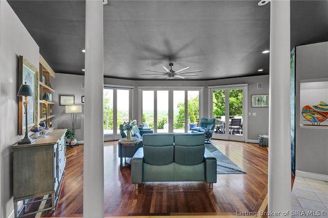 3257 Lands End, New Albany, IN 47150