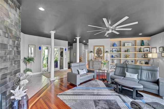 3257 Lands End, New Albany, IN 47150