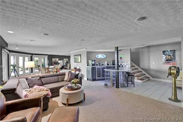 3257 Lands End, New Albany, IN 47150