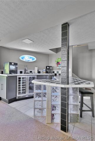 3257 Lands End, New Albany, IN 47150
