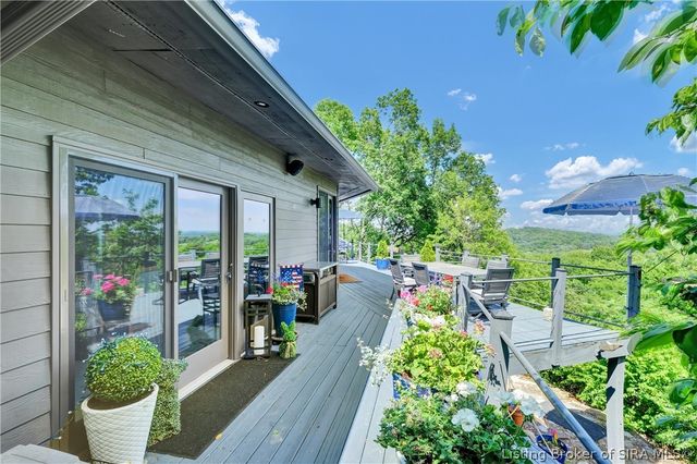 3257 Lands End, New Albany, IN 47150
