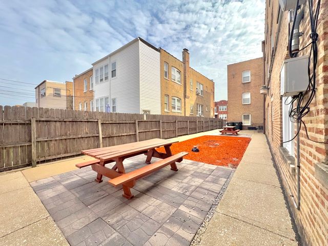 6409 23rd Street 8, Berwyn, IL 60402