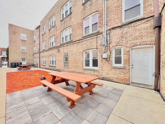 6409 23rd Street 8, Berwyn, IL 60402