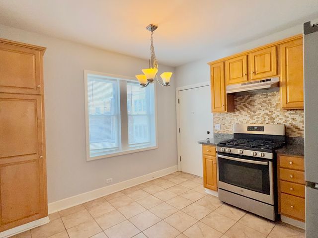 6409 23rd Street 8, Berwyn, IL 60402