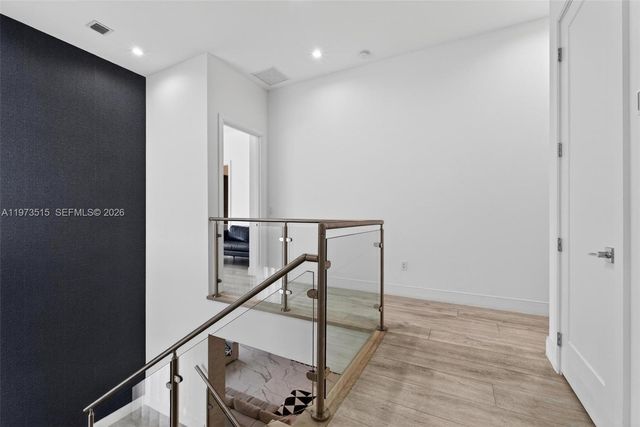 8126 NW 48th Ter, Doral, FL 33166