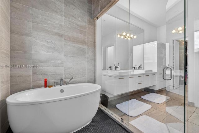 8126 NW 48th Ter, Doral, FL 33166