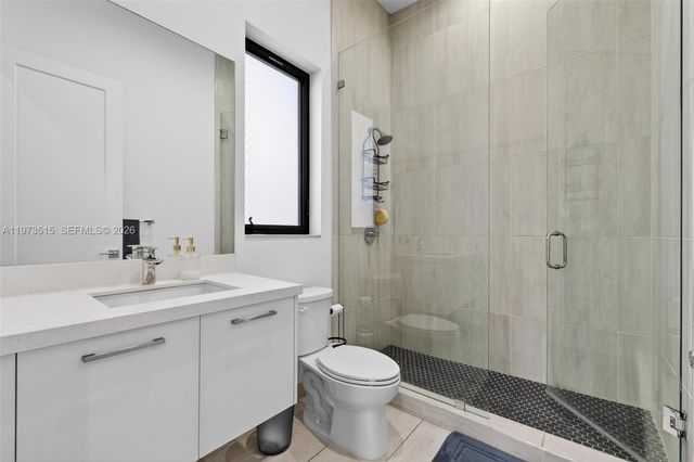 8126 NW 48th Ter, Doral, FL 33166