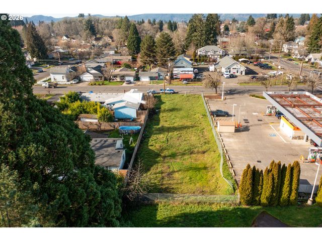 1821 HAWTHORNE St, Forest Grove, OR 97116