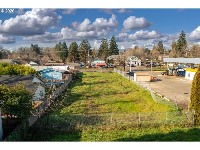 1821 HAWTHORNE St, Forest Grove, OR 97116