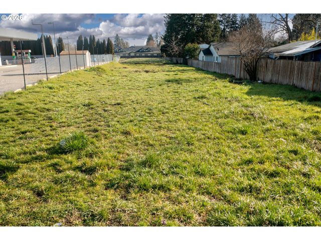 1821 HAWTHORNE St, Forest Grove, OR 97116