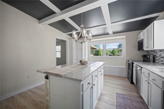 470 Burrell Hill Cir, Penn Twp, PA 15675