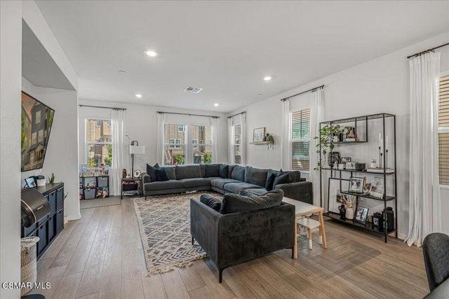 534 Mulberry Lane, Fillmore, CA 93015