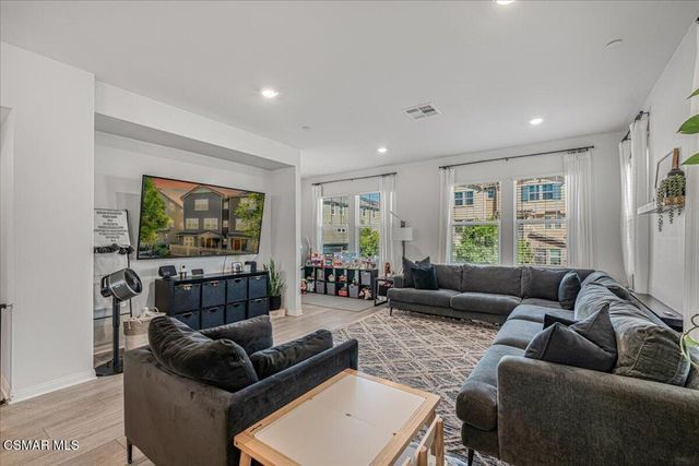 534 Mulberry Lane, Fillmore, CA 93015