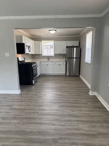 363 Minocqua Avenue, Park Forest, IL 60466