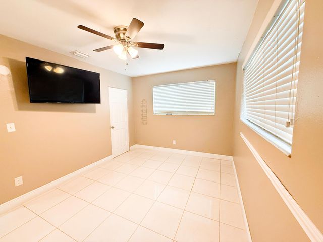 19731 NW 4TH Avenue, Miami Gardens, FL 33169