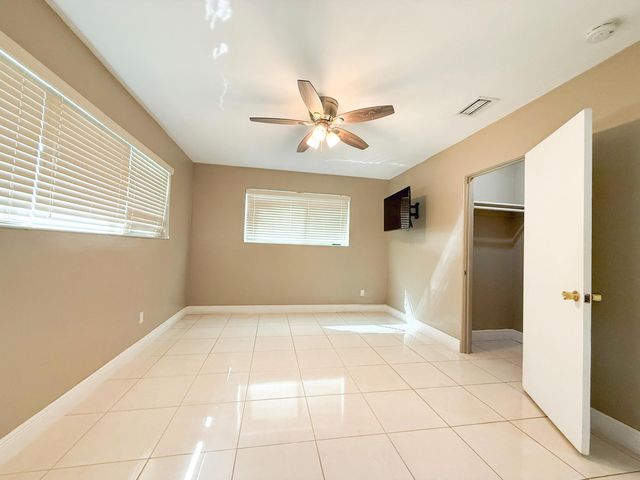 19731 NW 4TH Avenue, Miami Gardens, FL 33169