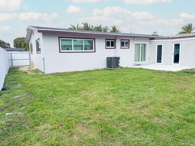 19731 NW 4TH Avenue, Miami Gardens, FL 33169