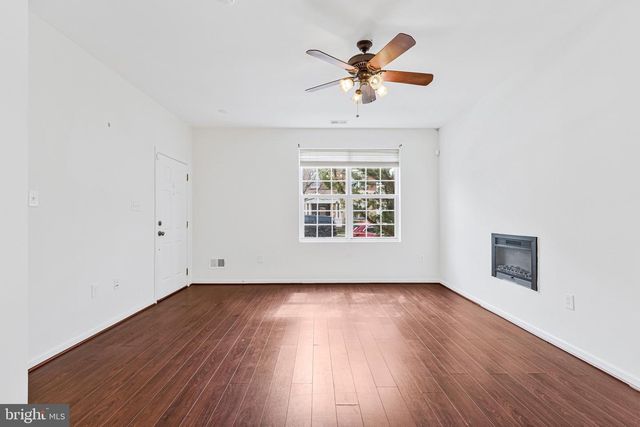 43662 MCDOWELL SQ, Leesburg, VA 20176