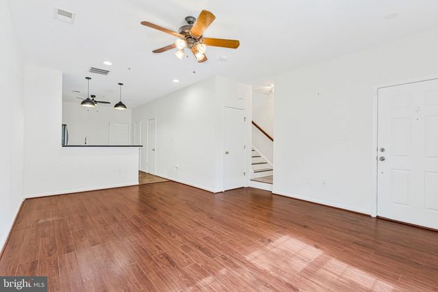 43662 MCDOWELL SQ, Leesburg, VA 20176