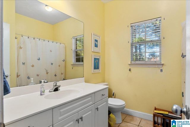 513 SUNSET LAKE LANE, Chelsea, AL 35043