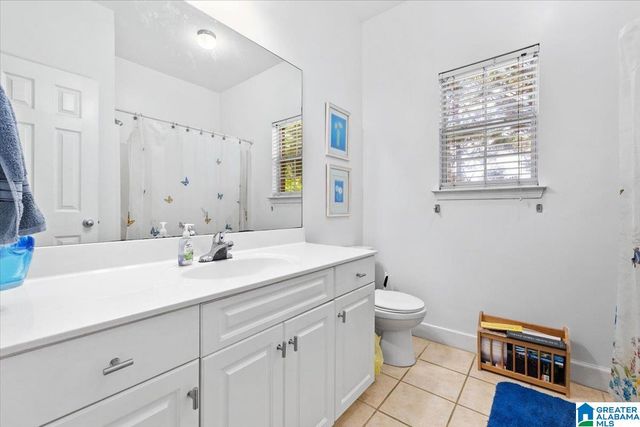 513 SUNSET LAKE LANE, Chelsea, AL 35043