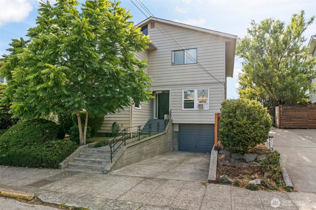 4707 Phinney Avenue N, Seattle, WA 98103