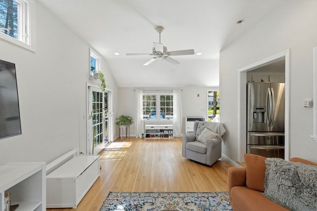 117 Pelham St, Pembroke, MA 02359