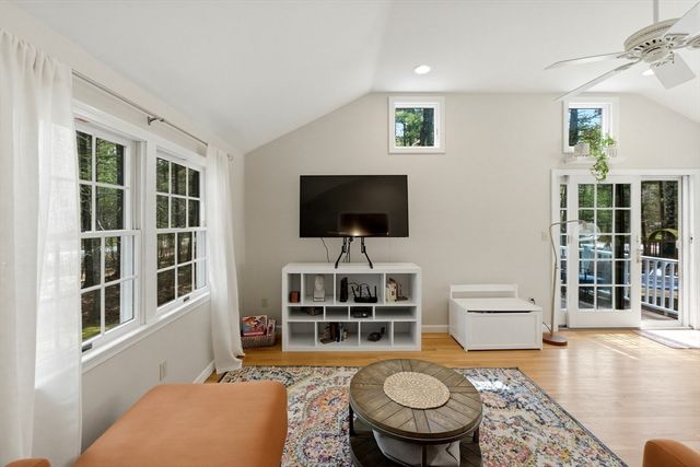 117 Pelham St, Pembroke, MA 02359