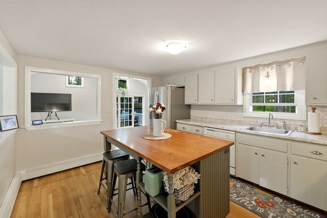 117 Pelham St, Pembroke, MA 02359
